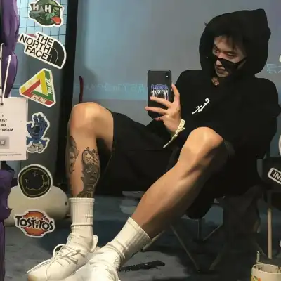 雍恨云